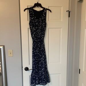 Jane and Delancey blue/white floral sleeveless dress.  Women’s size small.